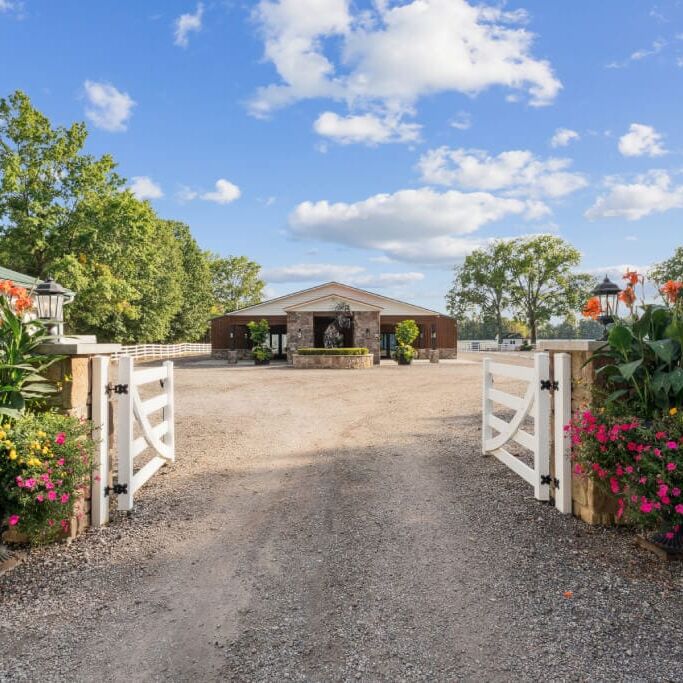 2.-Double-Star-Entry-Gates-1